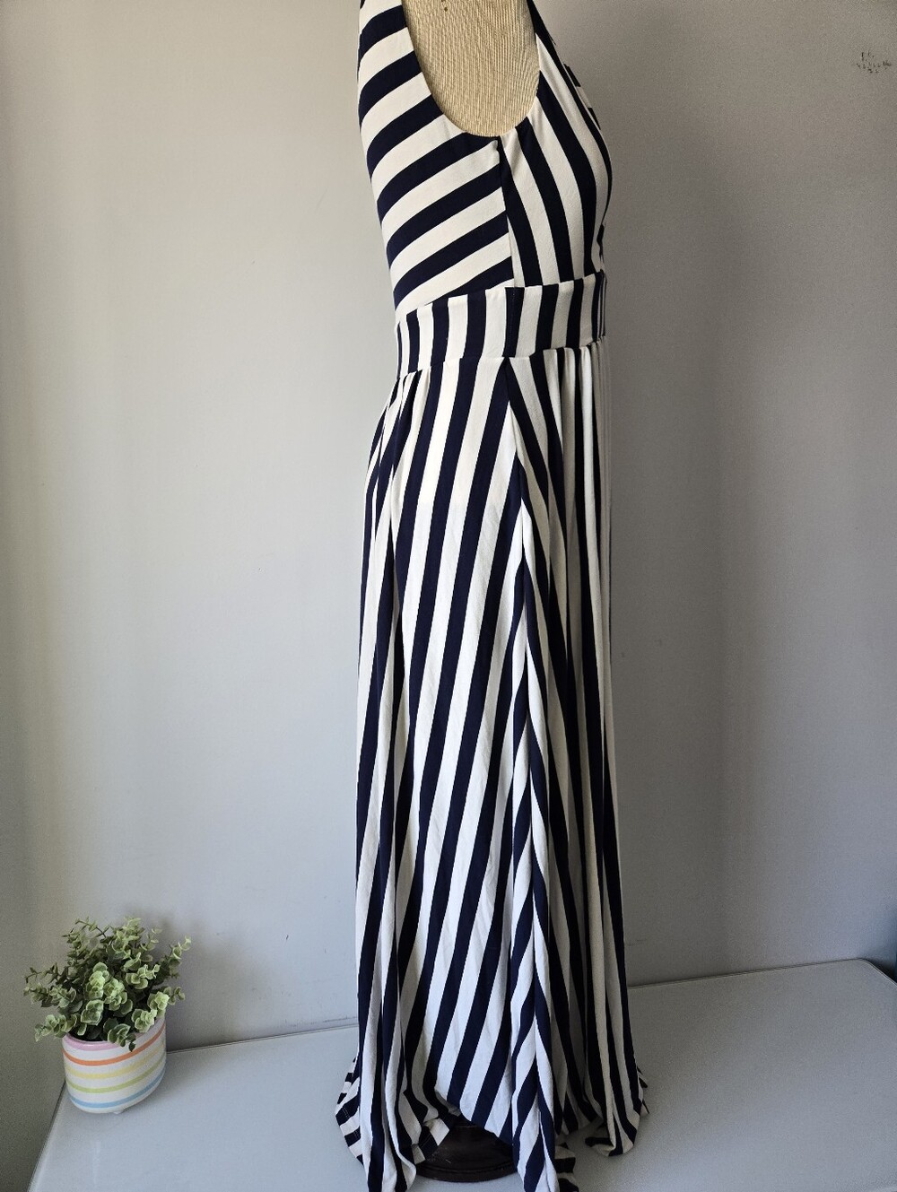 Boden Olympia Jersey Navy and White Vertical Stripe V-Neck Maxi Dress. Size 6 - Picture 5 of 11